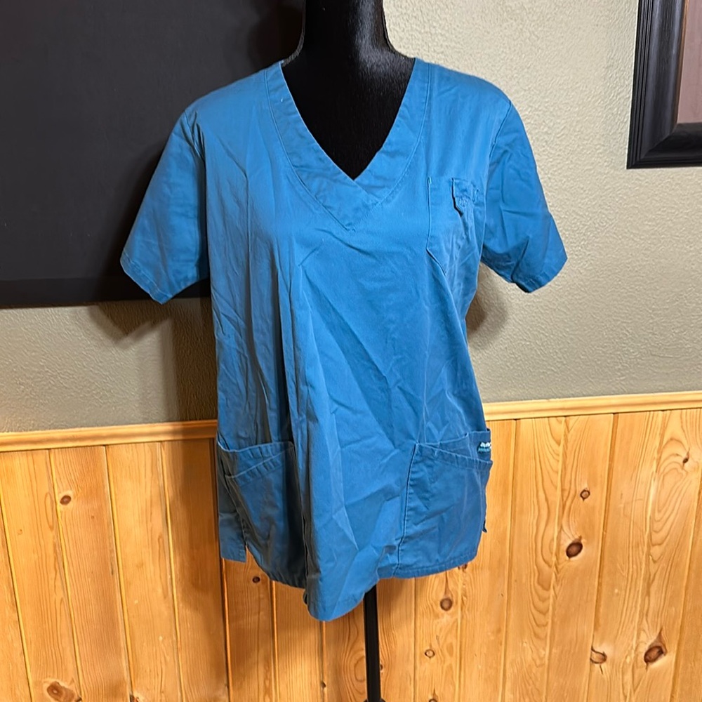 Buttersoft stretch scrub top
